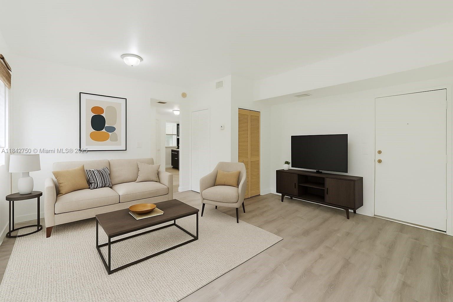 109 NW 6th Ave # 6