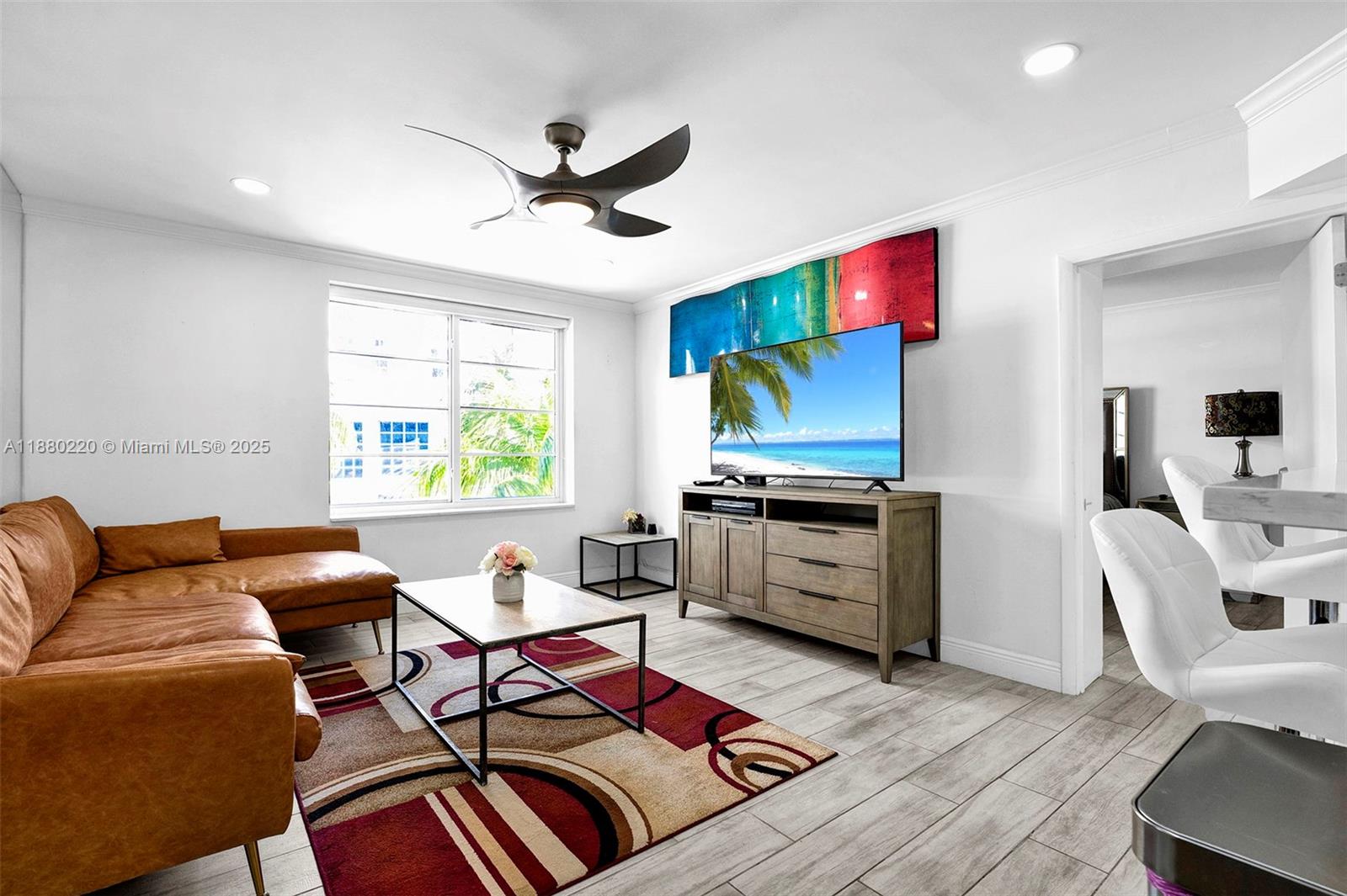 1460 Ocean Dr # 305