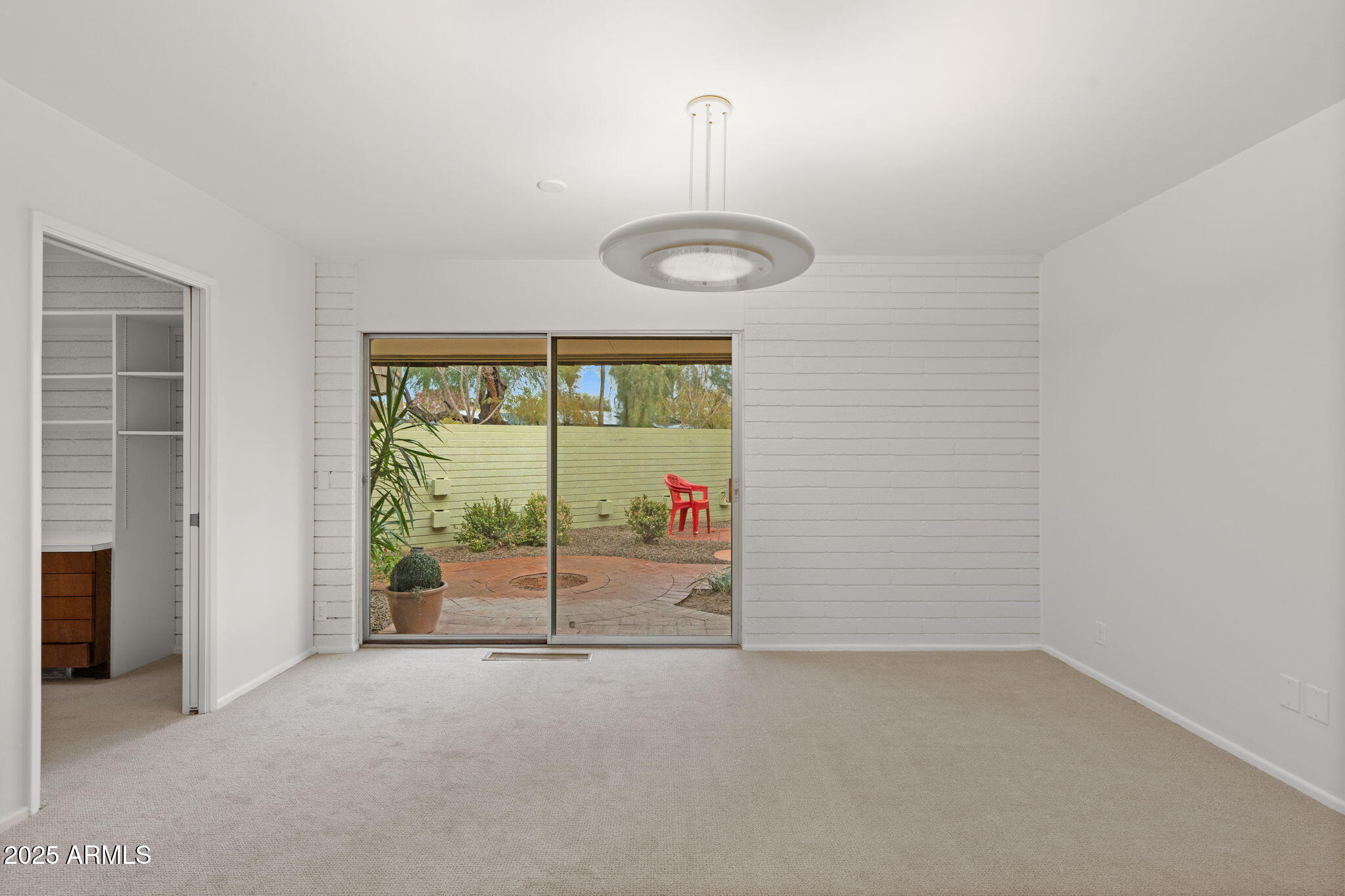 203 W ALEGRE Drive