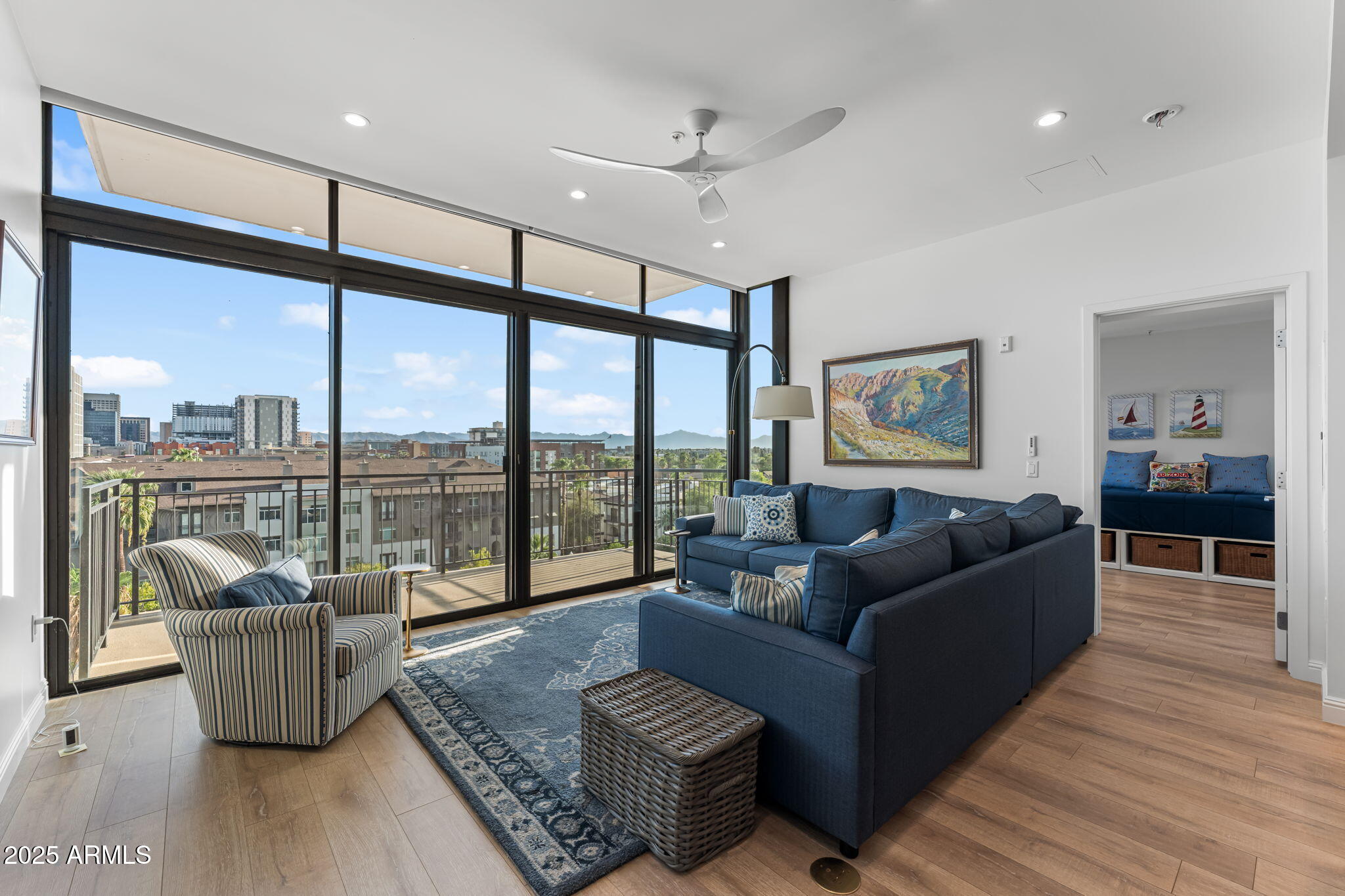 208 W PORTLAND Street, 662