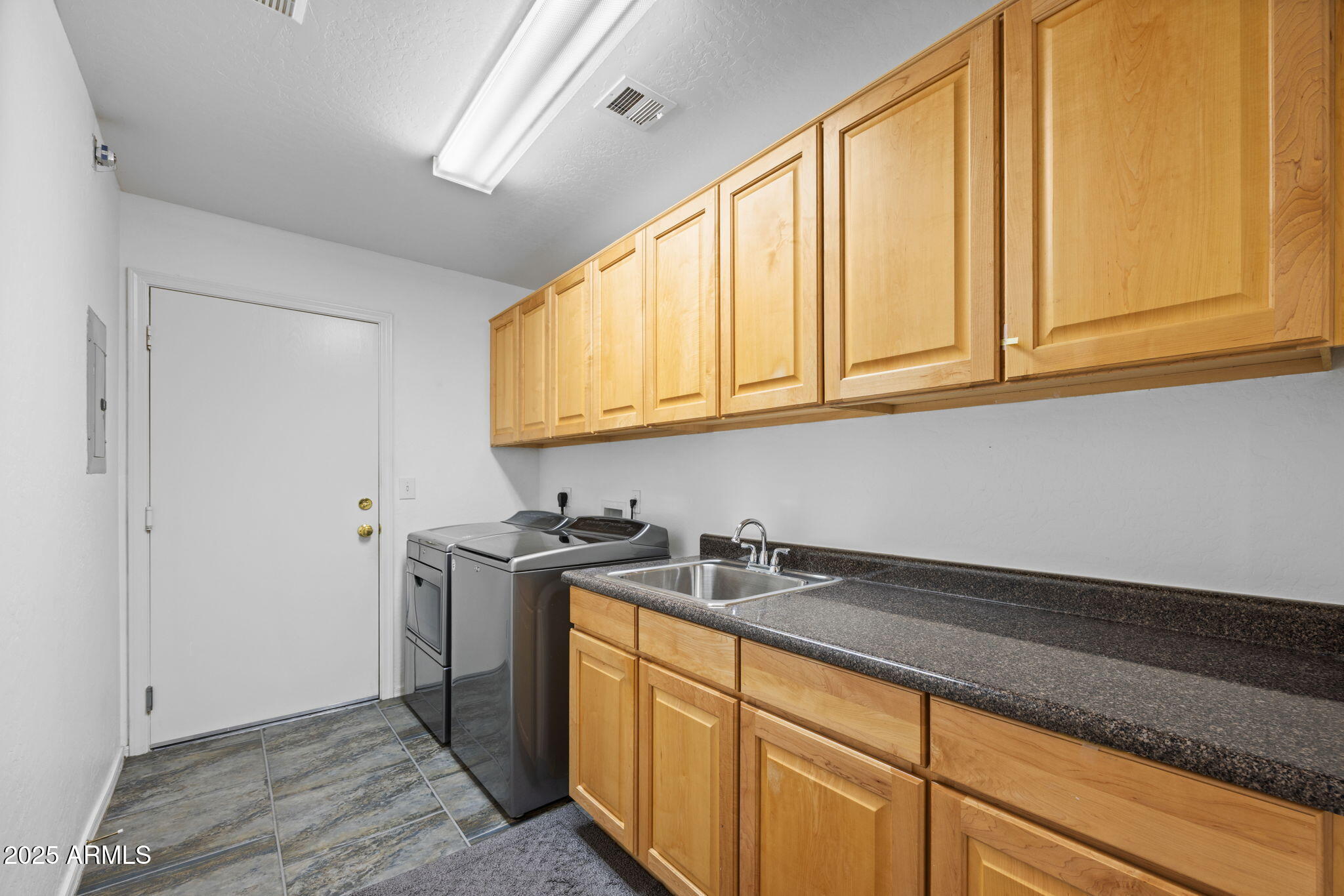 19700 N 76TH Street, 1040