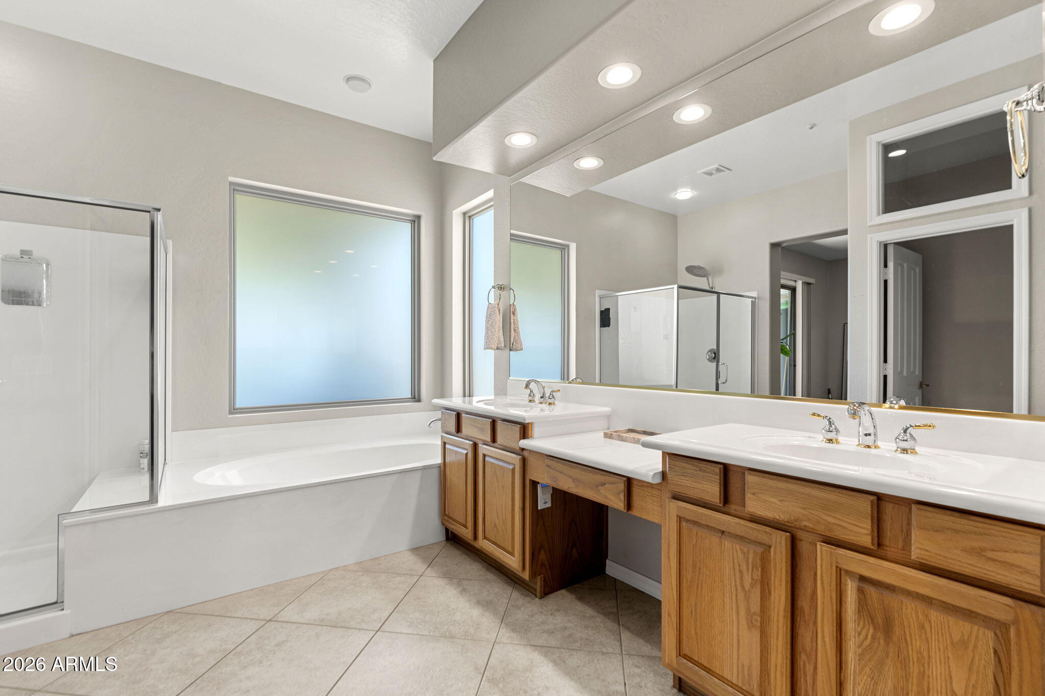 10785 E GELDING Drive