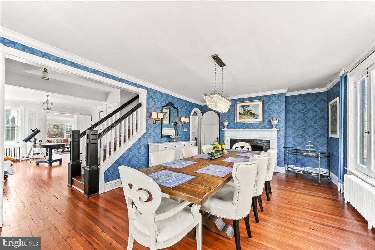 915 CENTRE ROAD