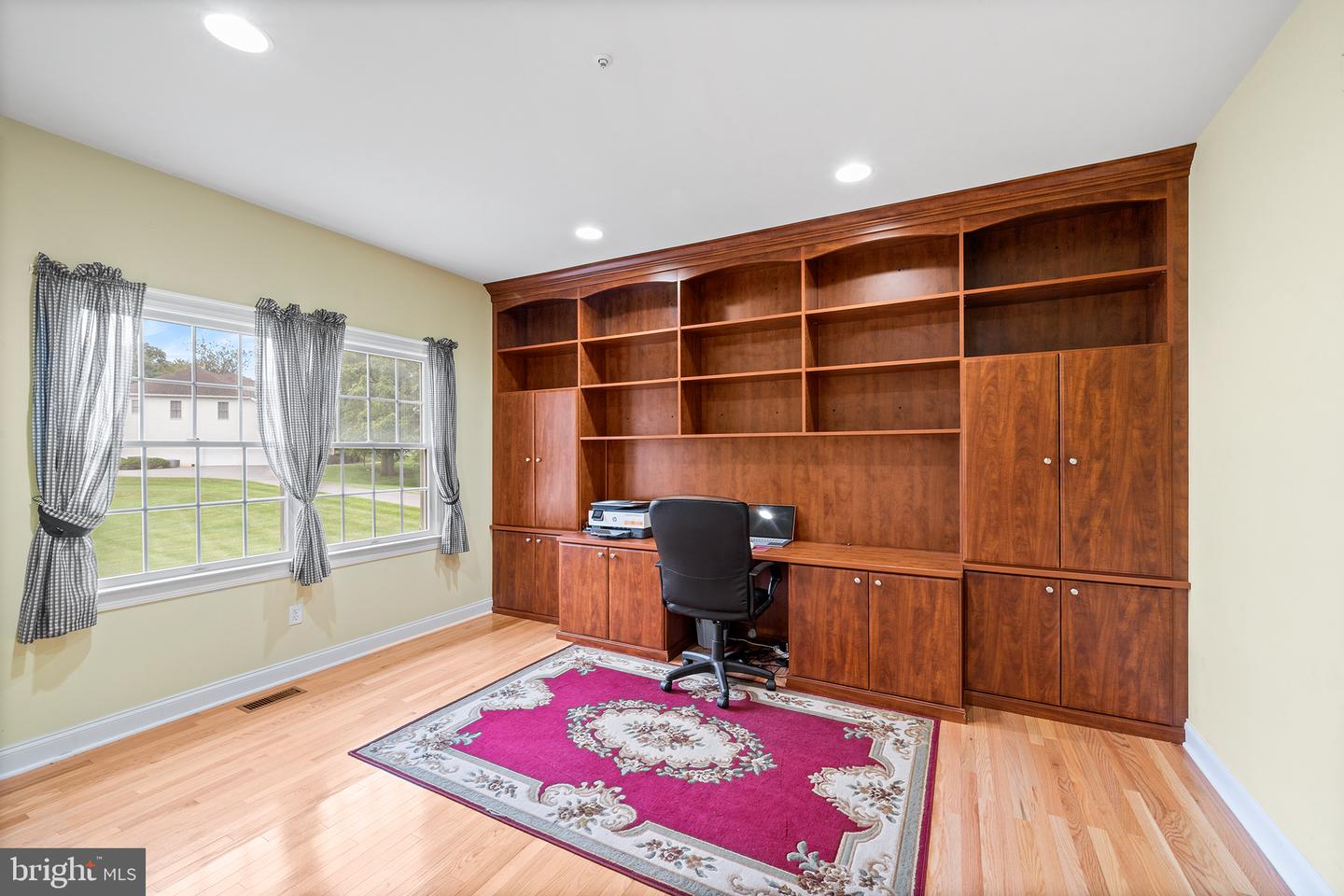 450 Bowen Dr