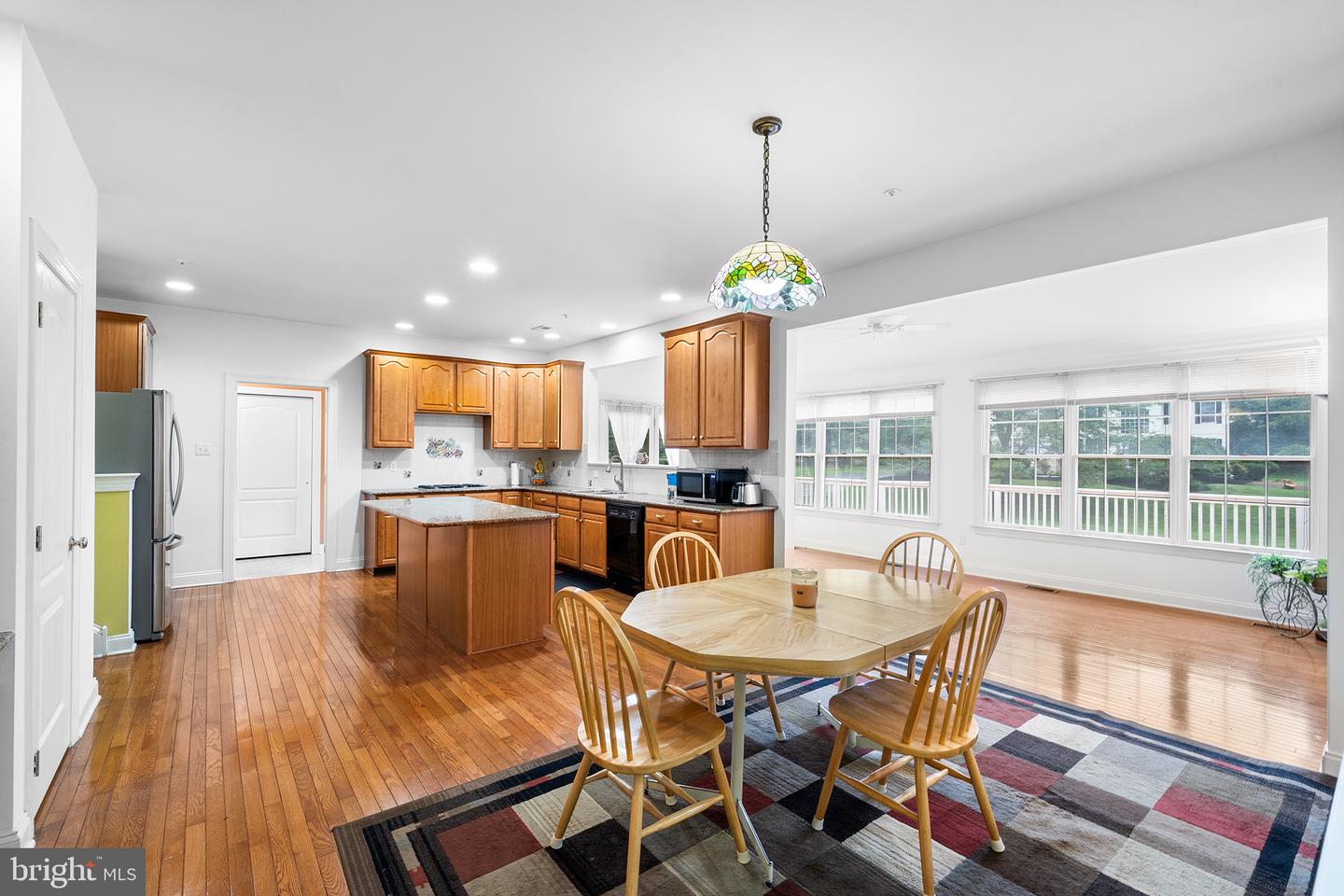 450 Bowen Dr