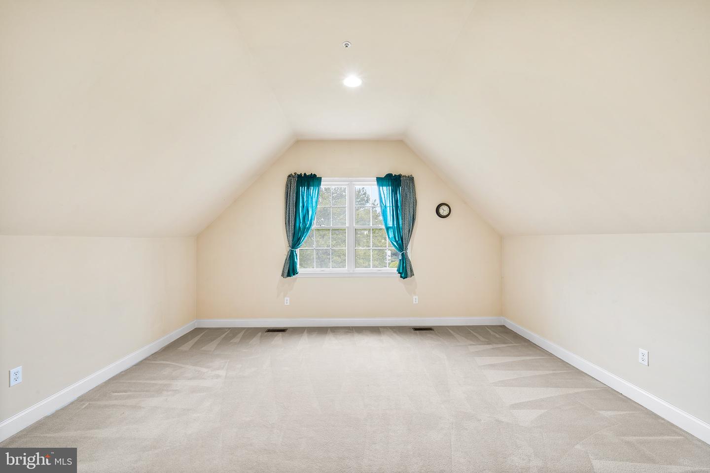 450 Bowen Dr