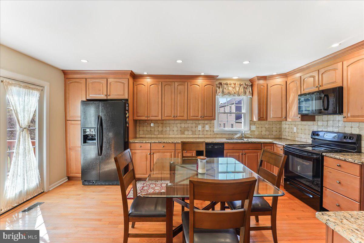 1217 Trafalgar Ln