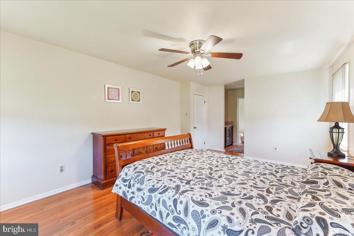 1217 Trafalgar Ln