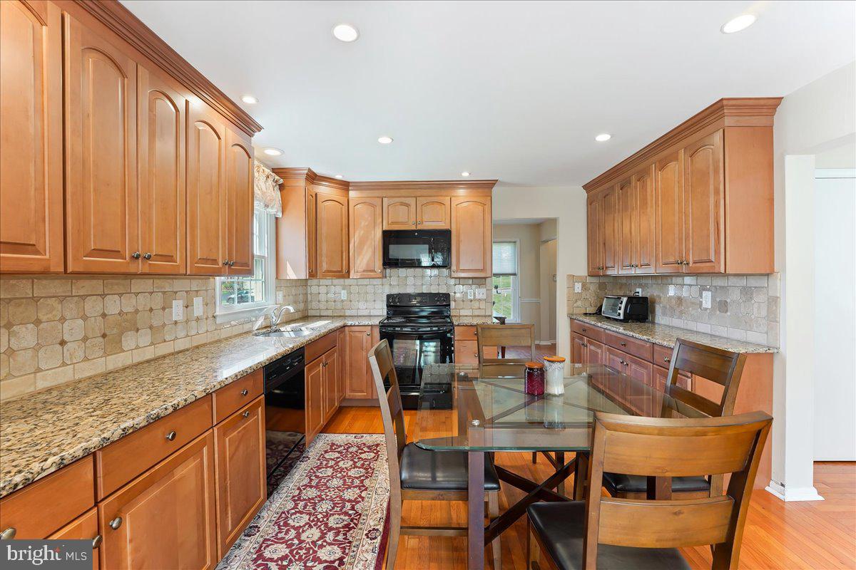 1217 Trafalgar Ln