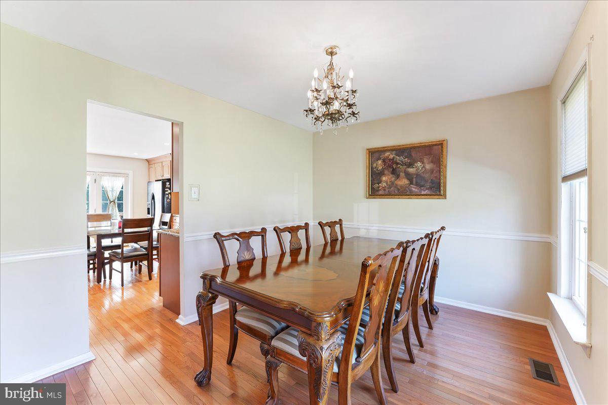 1217 Trafalgar Ln