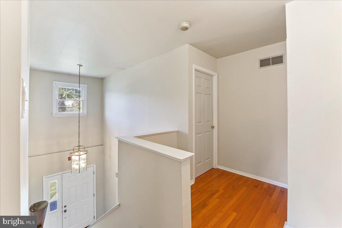 1217 Trafalgar Ln