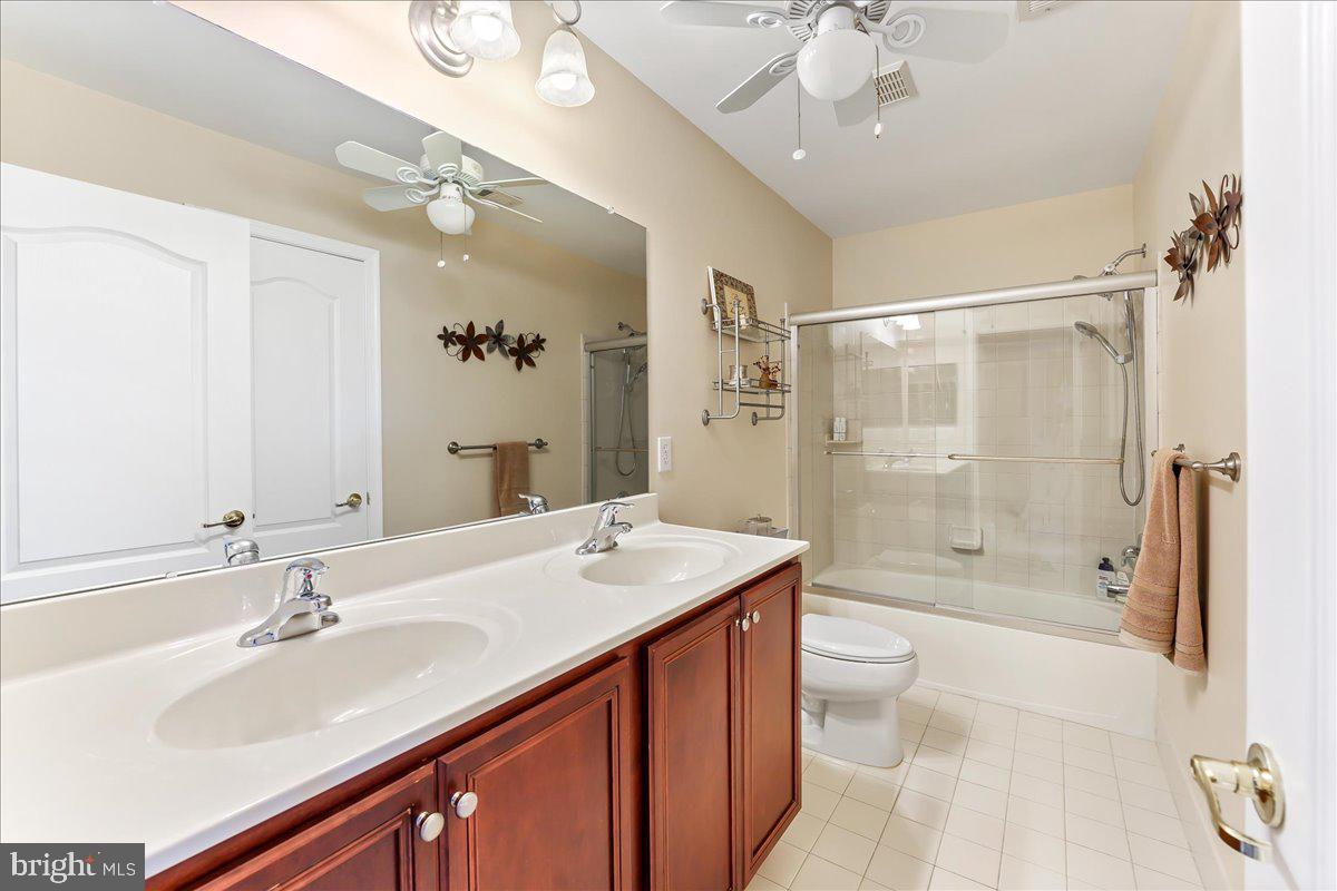 2220 Pembroke Ln