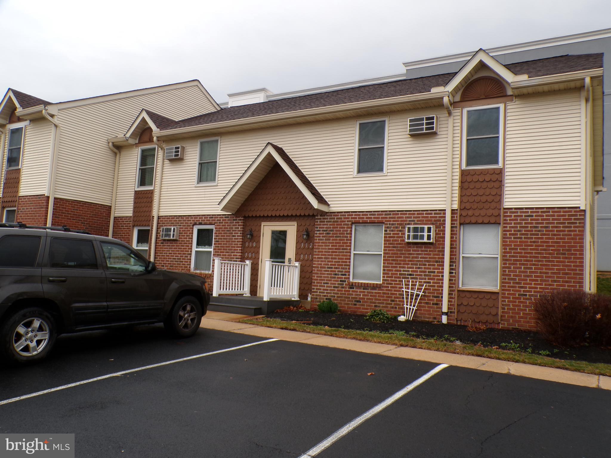 312 Walnut Court Way