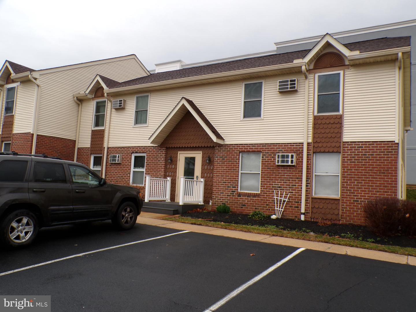 312 Walnut Court Way