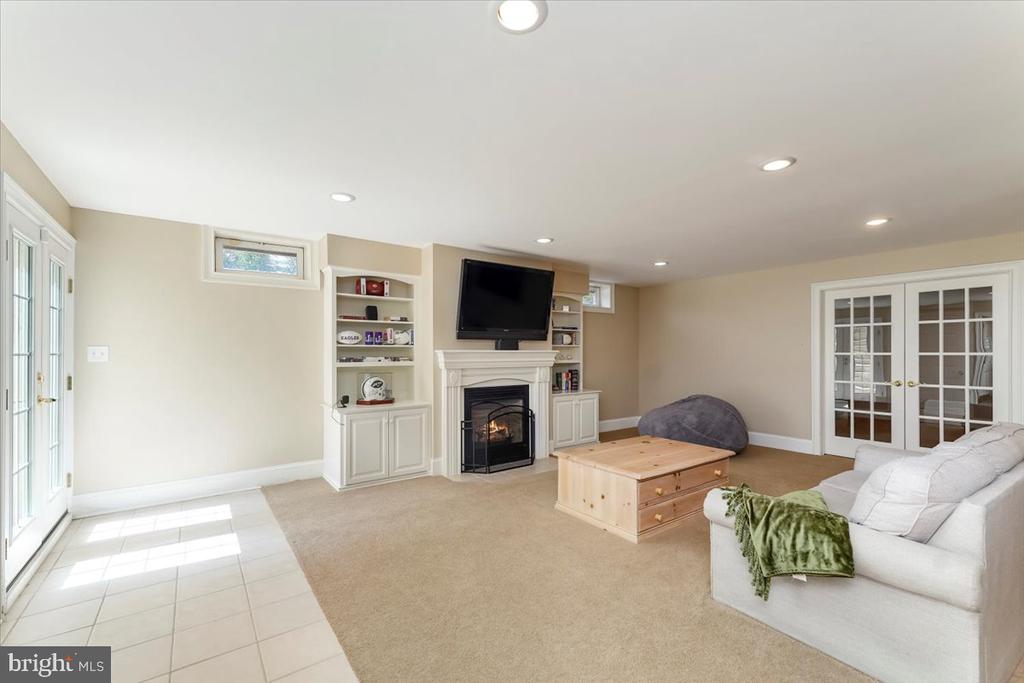 228 Weatherhill Dr