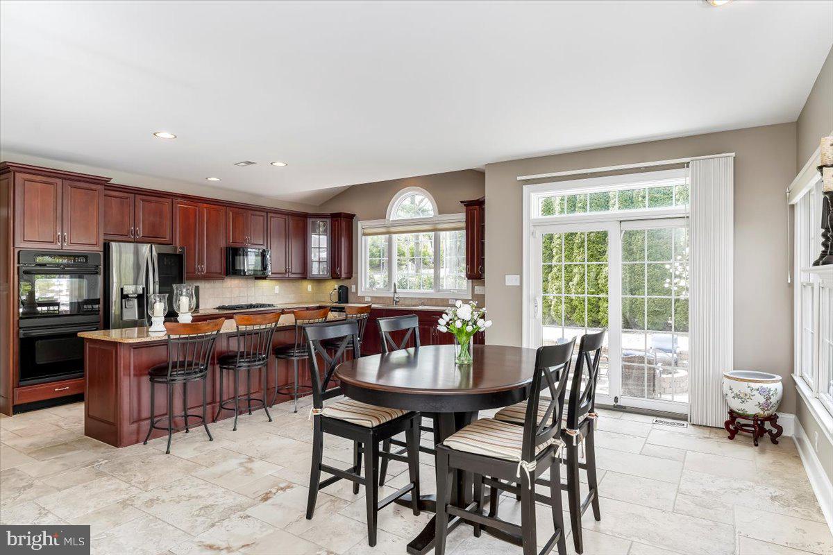 228 Weatherhill Dr