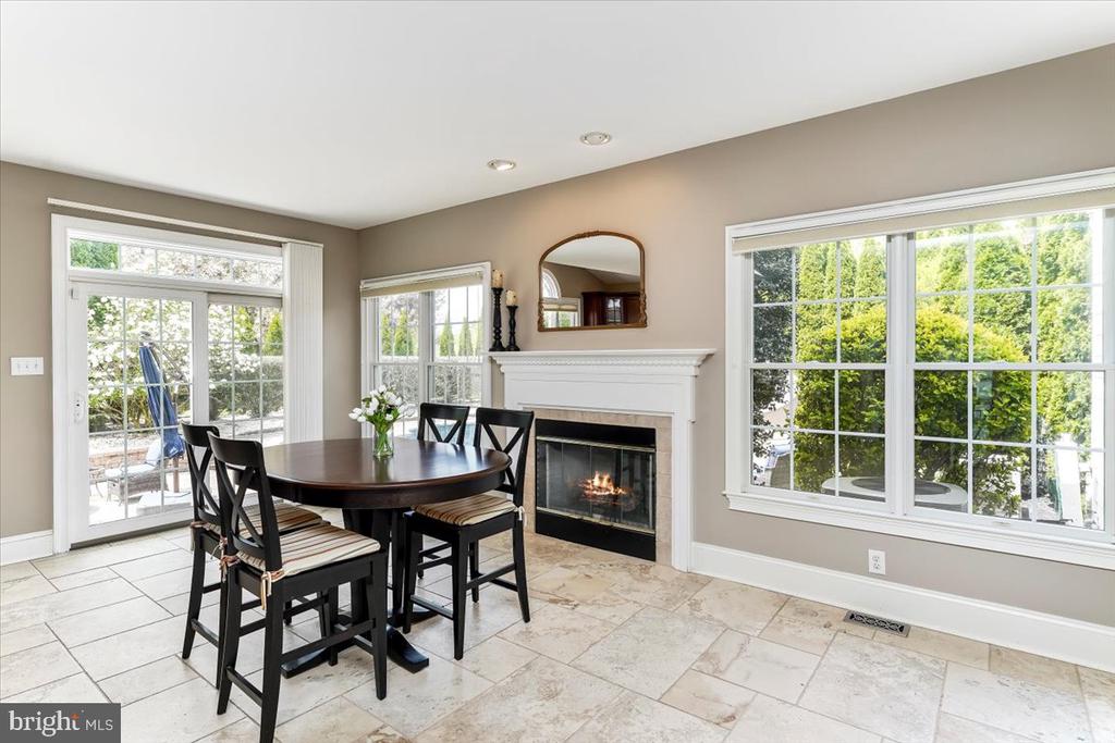 228 Weatherhill Dr