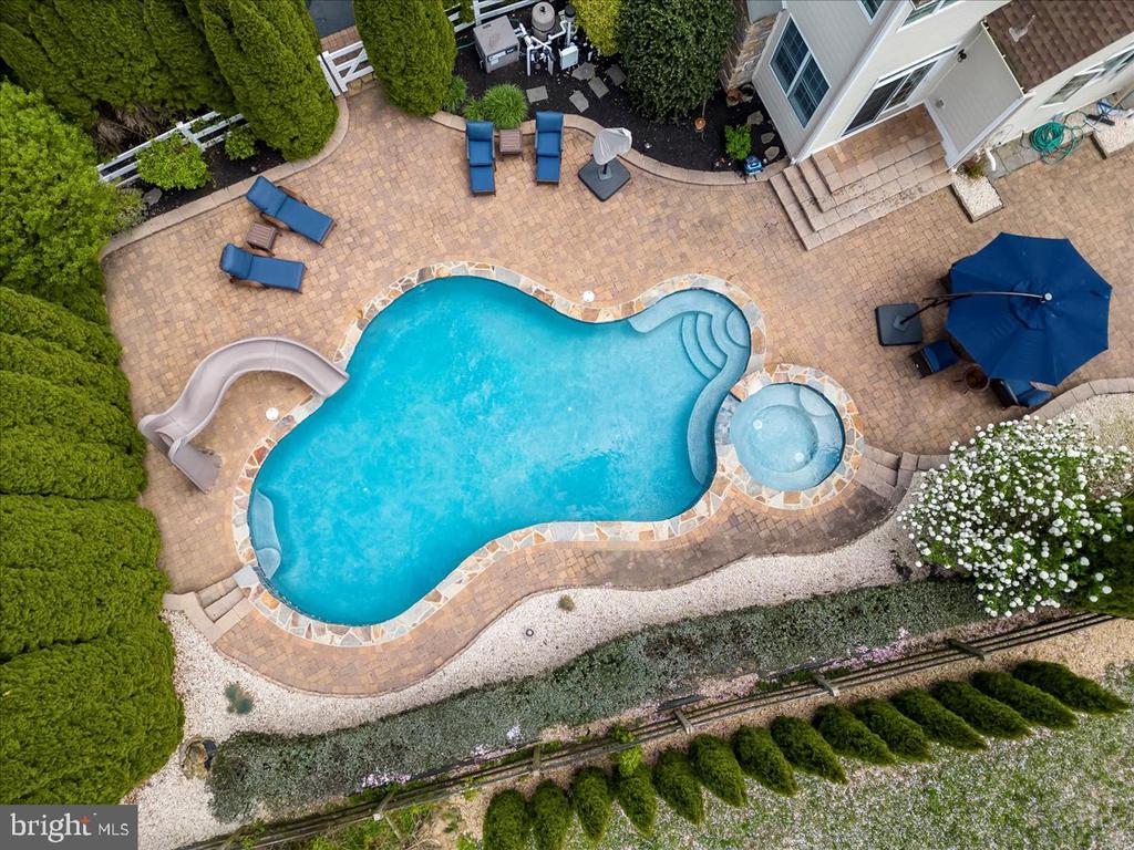 228 Weatherhill Dr