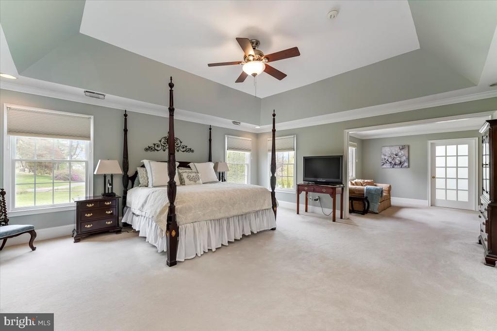 228 Weatherhill Dr