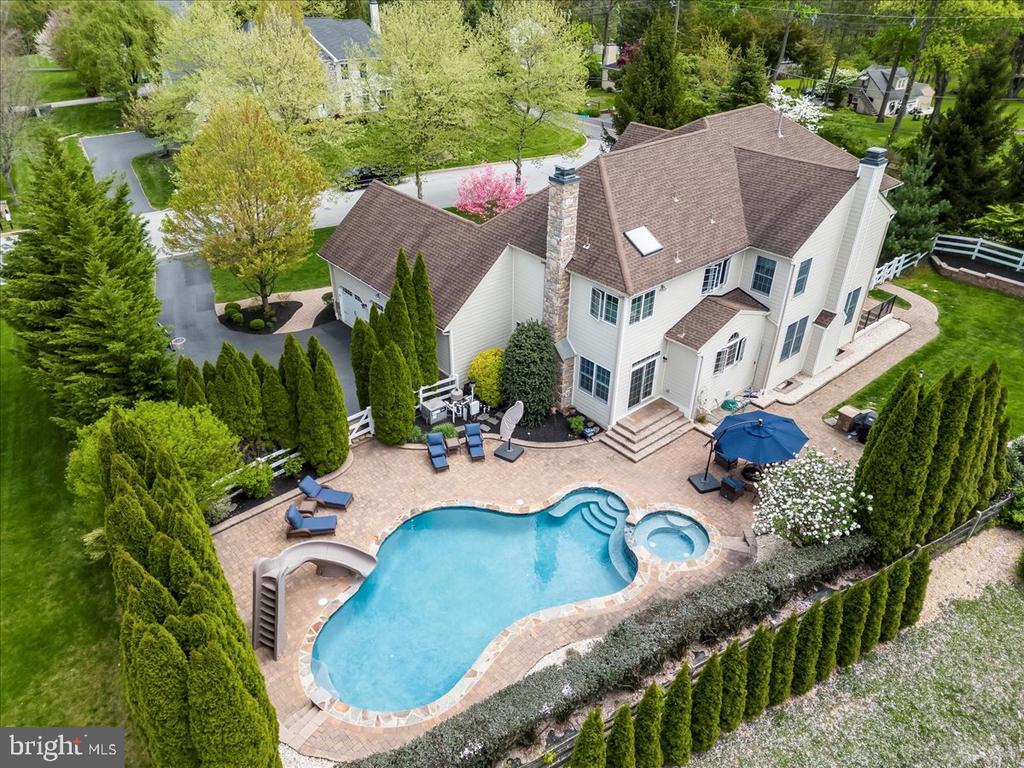 228 Weatherhill Dr