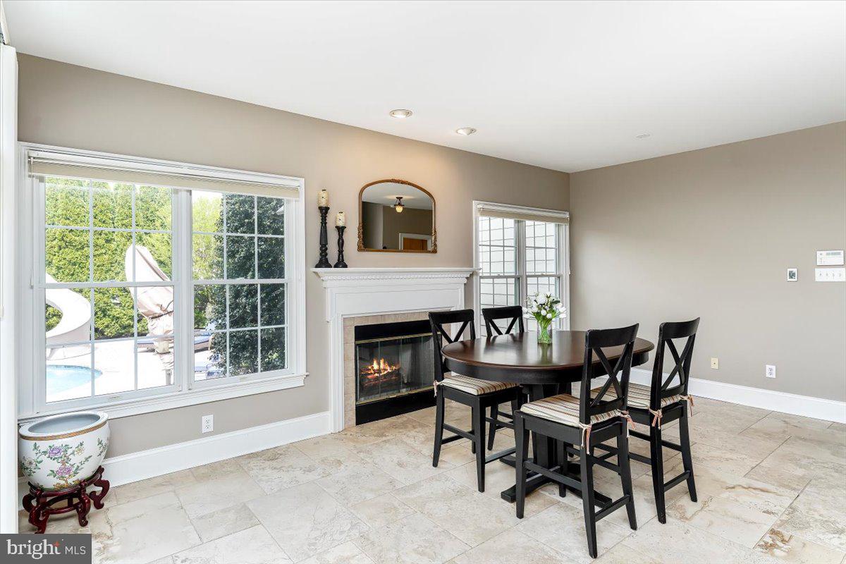 228 Weatherhill Dr