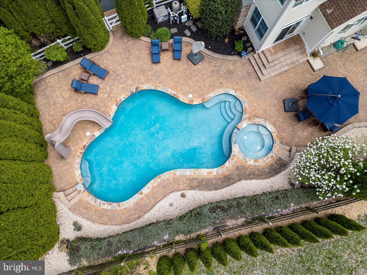 228 Weatherhill Dr