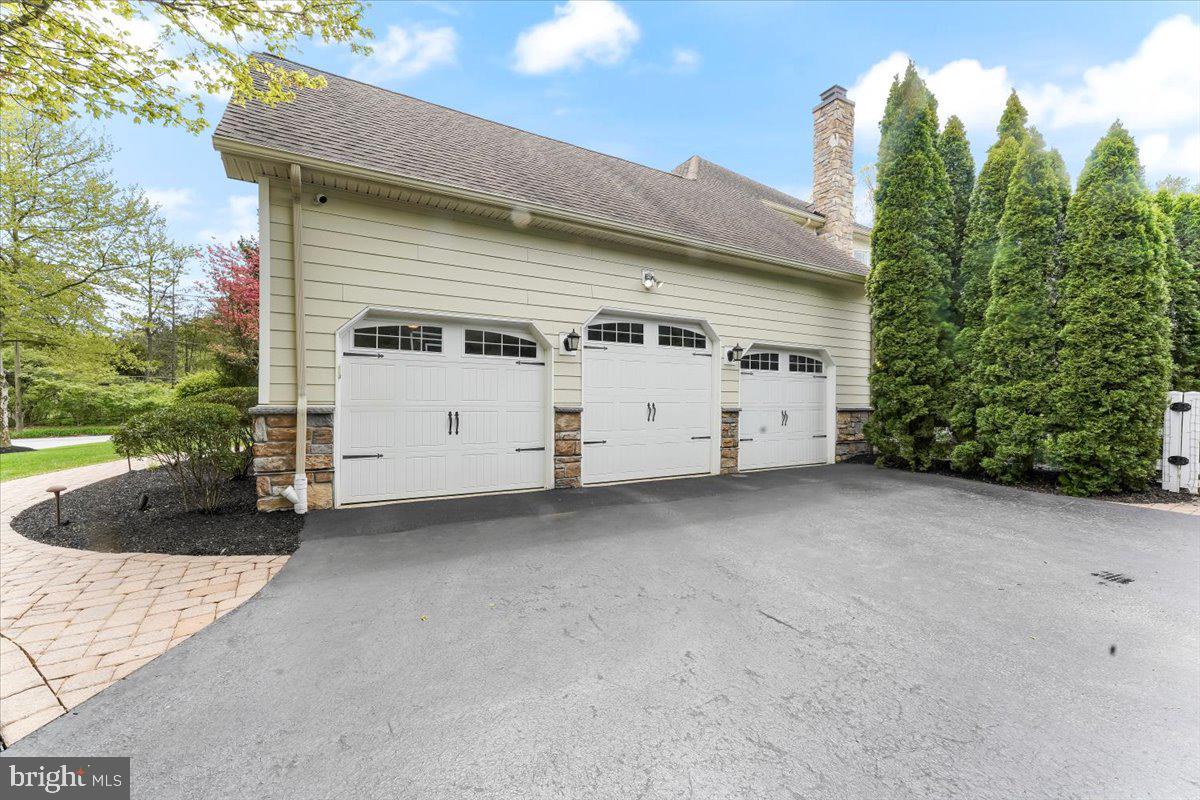 228 Weatherhill Dr