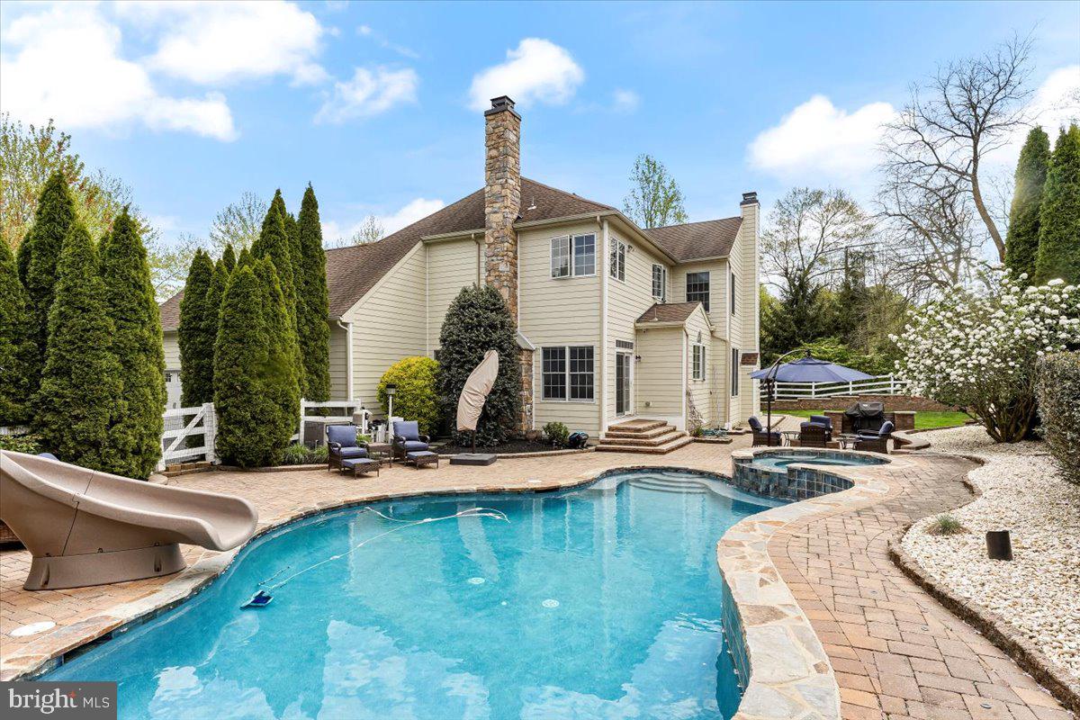 228 Weatherhill Dr