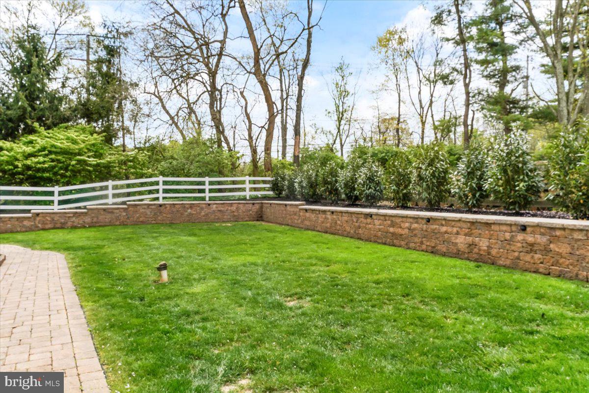 228 Weatherhill Dr