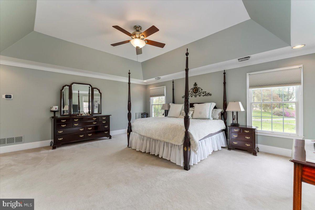 228 Weatherhill Dr