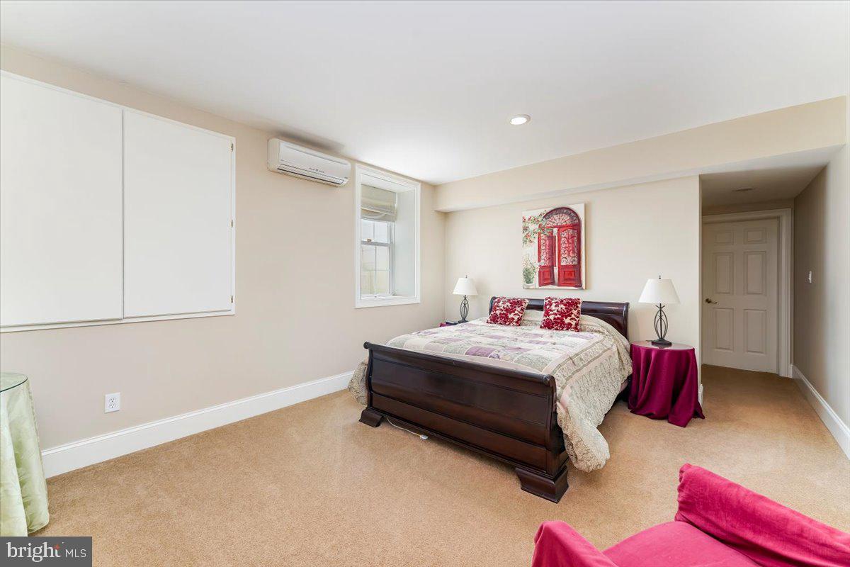 228 Weatherhill Dr