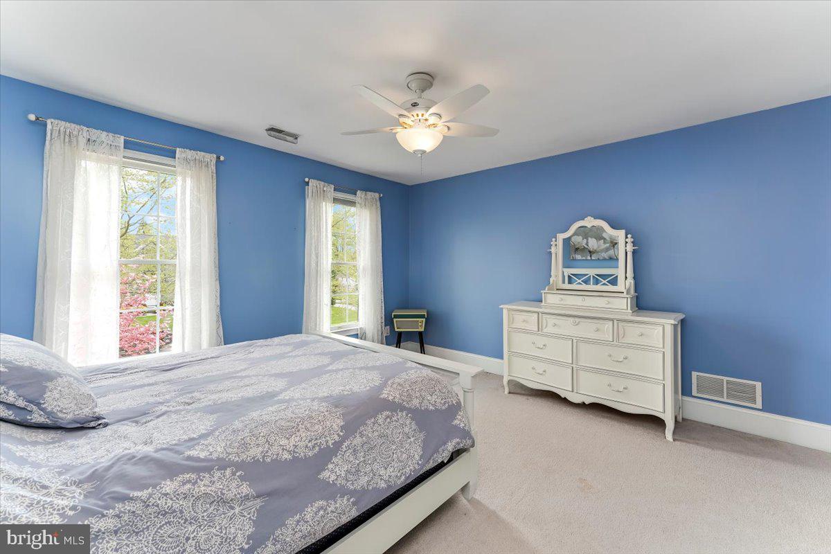 228 Weatherhill Dr