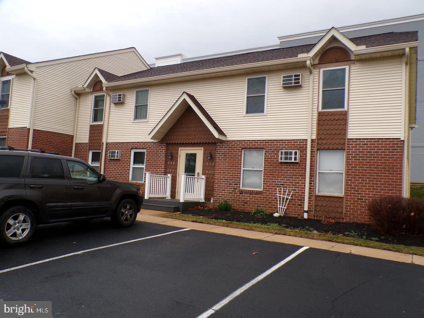 312 WALNUT COURT WAY