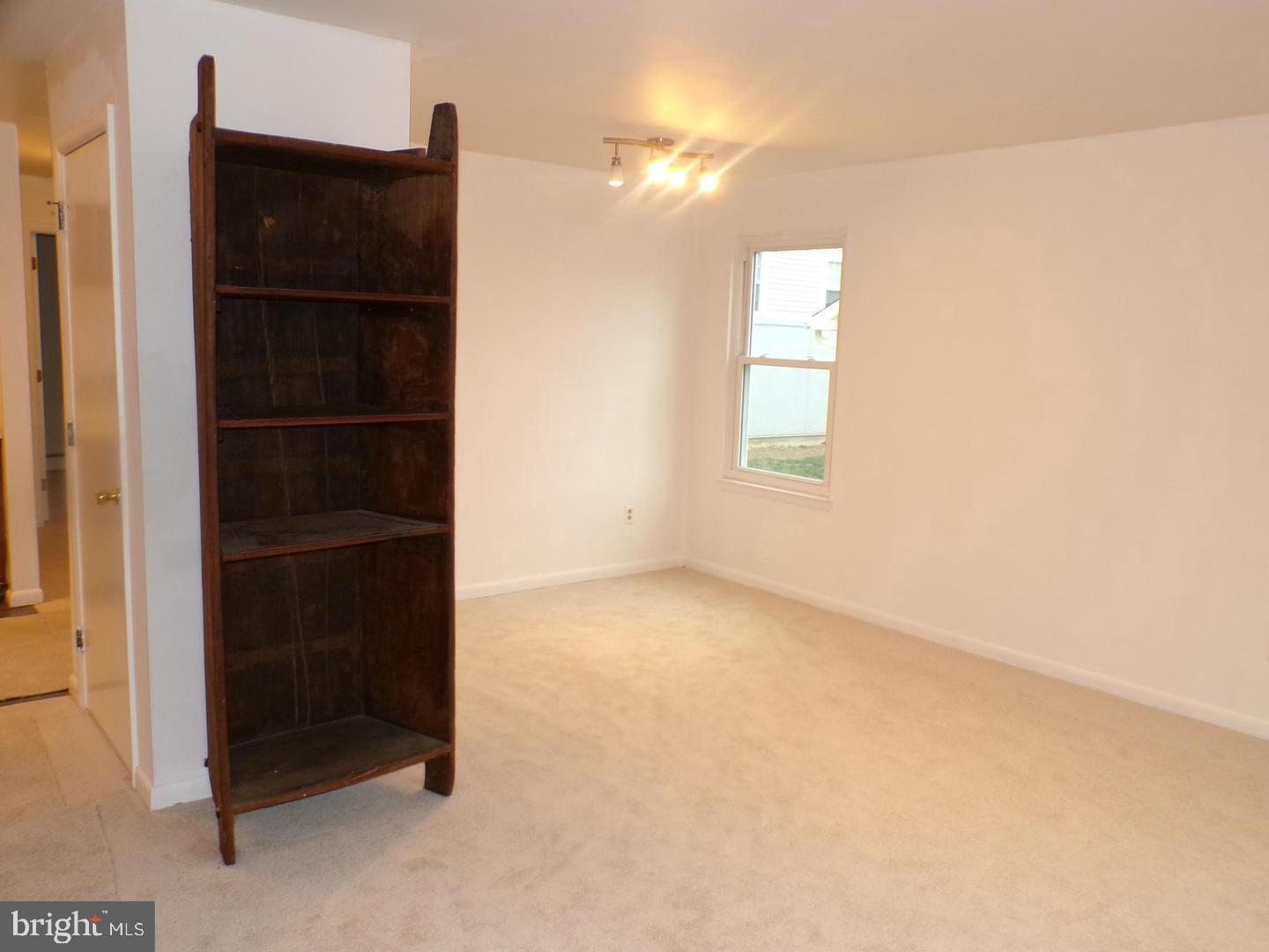 312 WALNUT COURT WAY