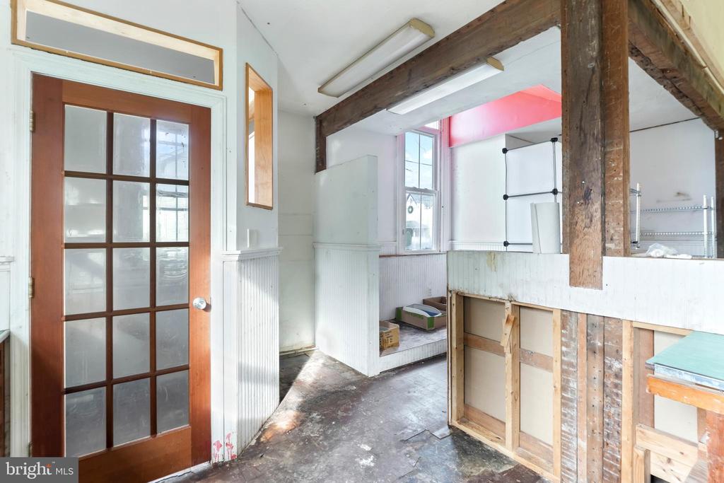 120 E 2nd St