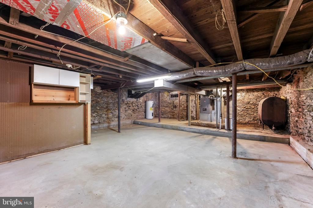 120 E 2nd St