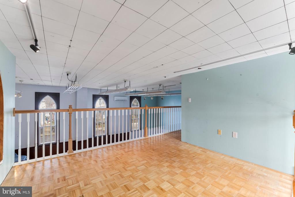 120 E 2nd St