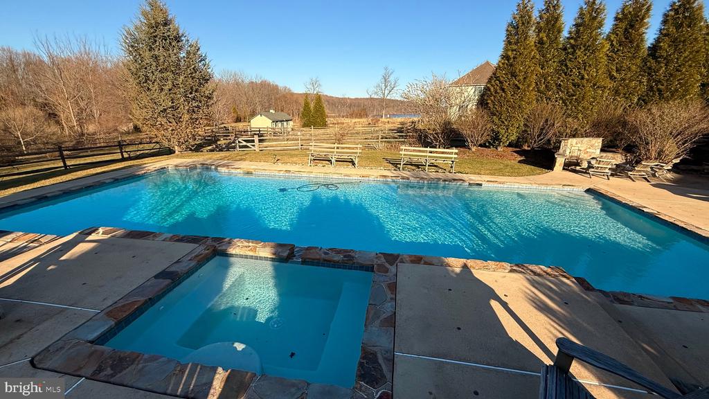 119 Lakewood Dr