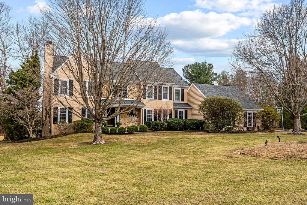 365 Country Ln