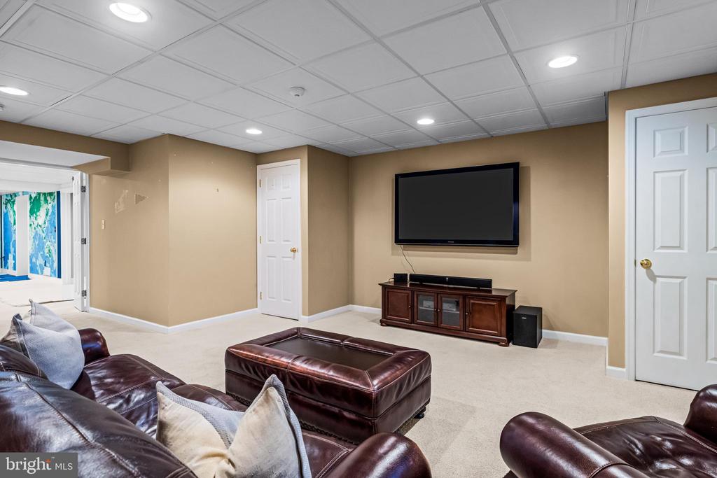 365 Country Ln