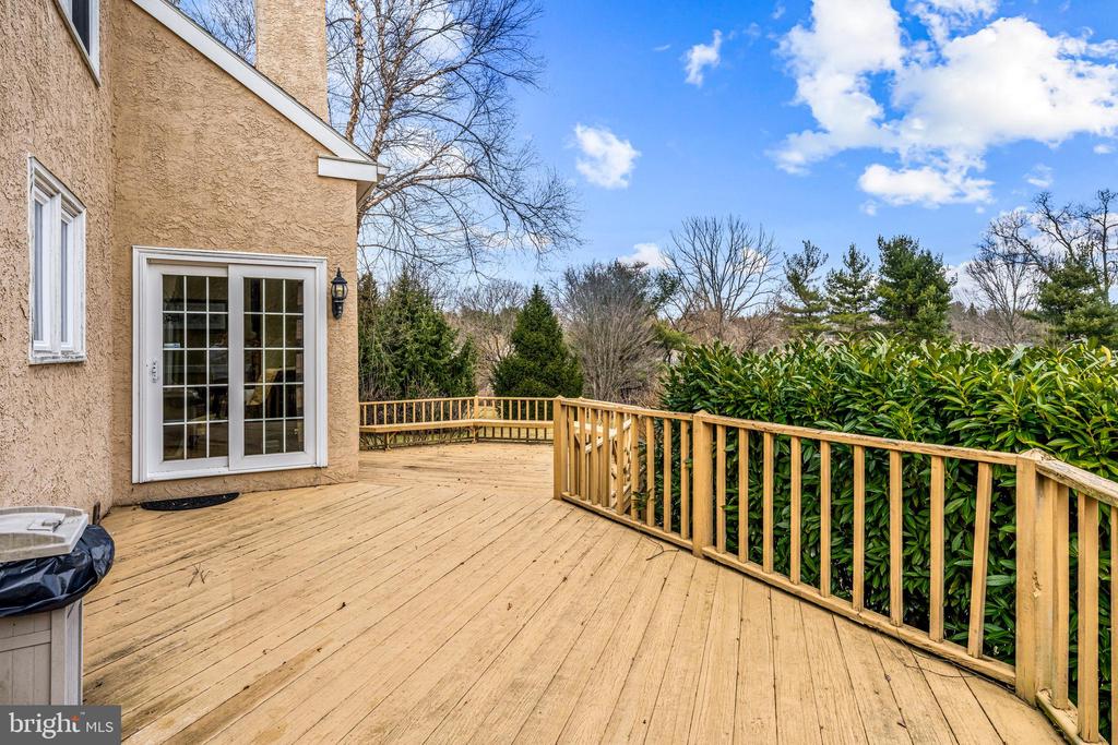 365 Country Ln