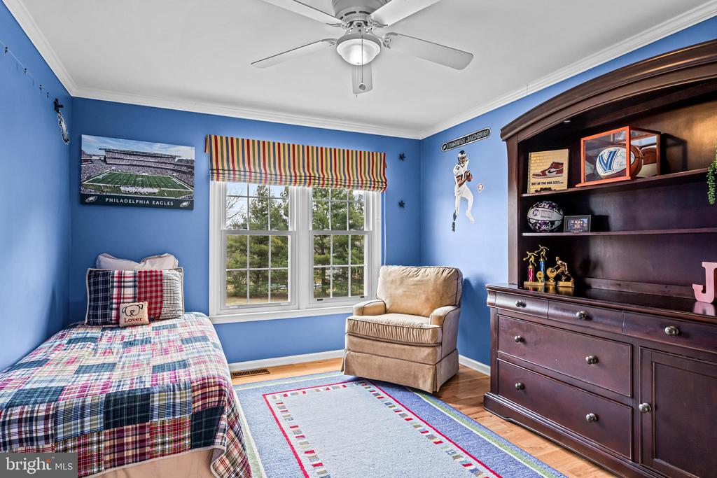 365 Country Ln