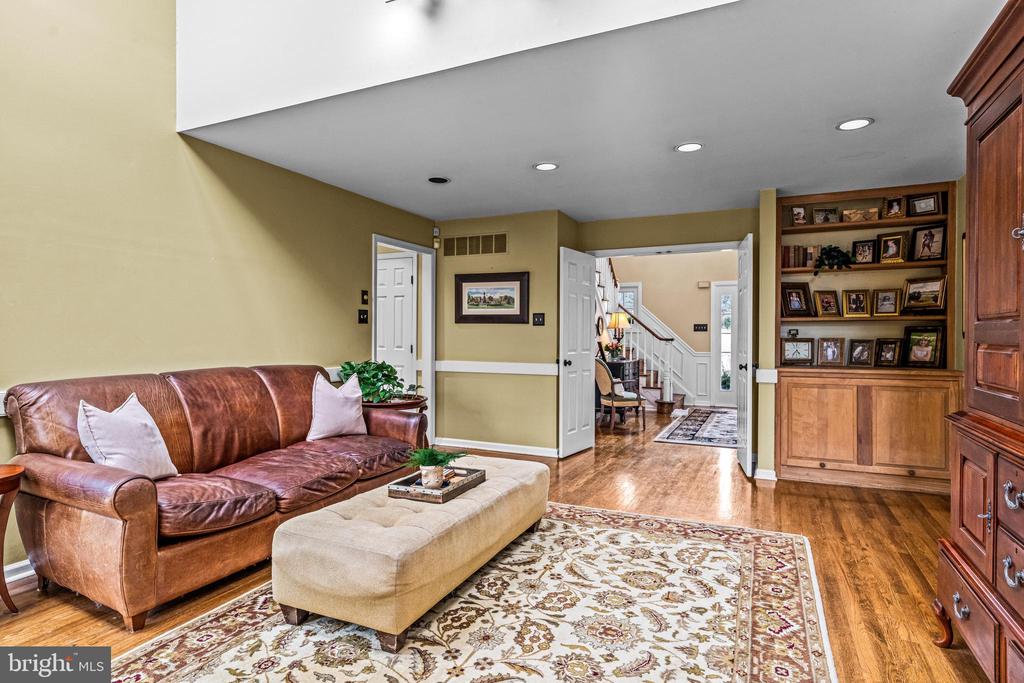 365 Country Ln