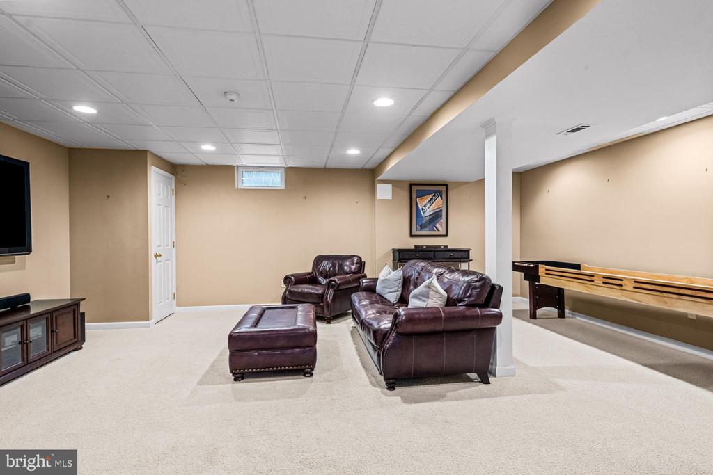 365 Country Ln