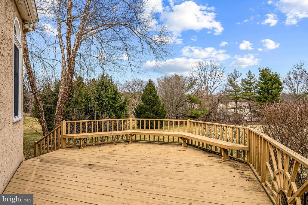365 Country Ln