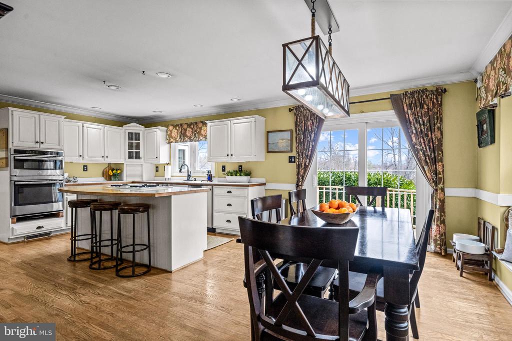 365 Country Ln