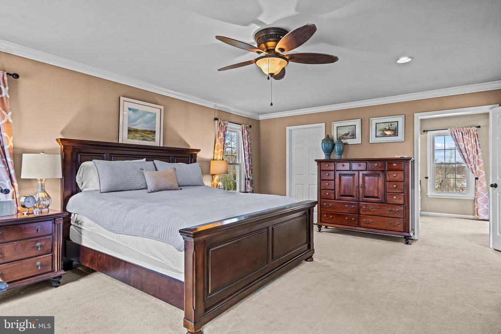 365 Country Ln