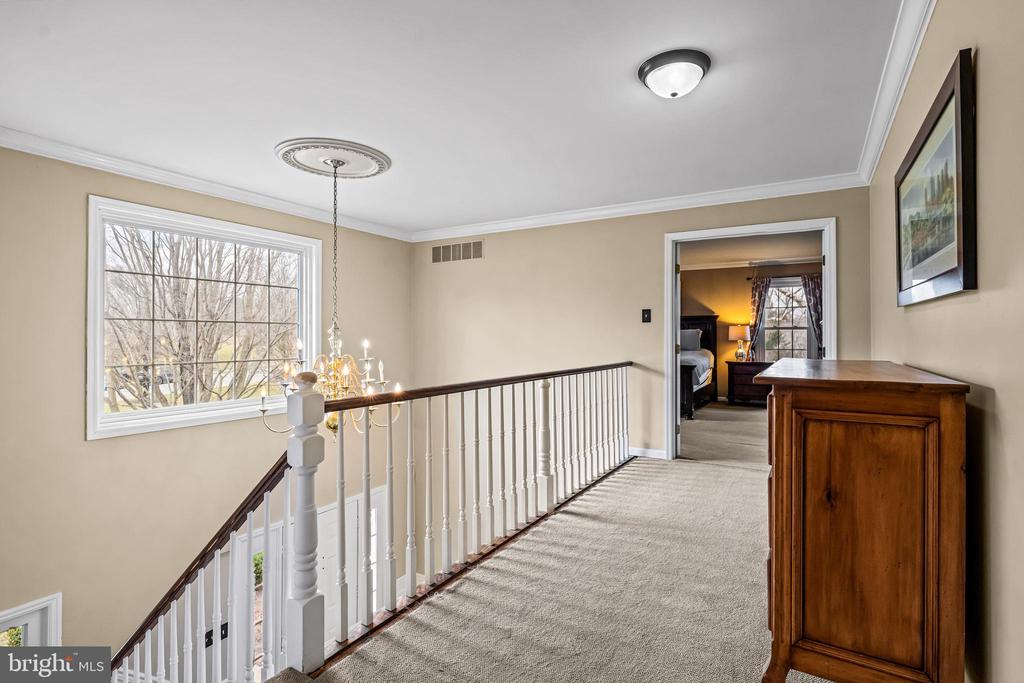 365 Country Ln