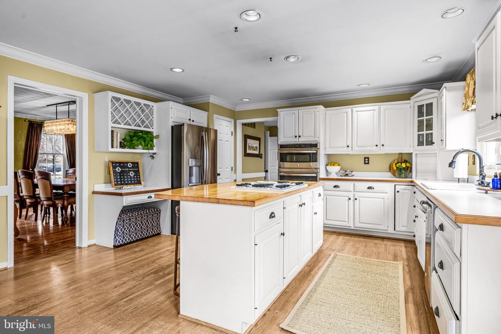 365 Country Ln