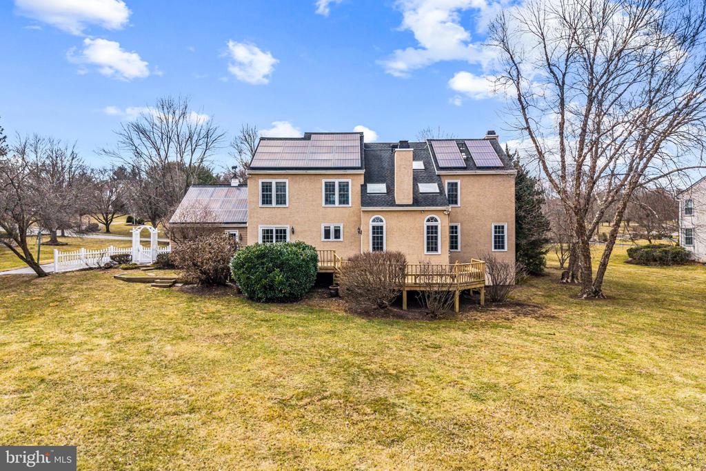 365 Country Ln